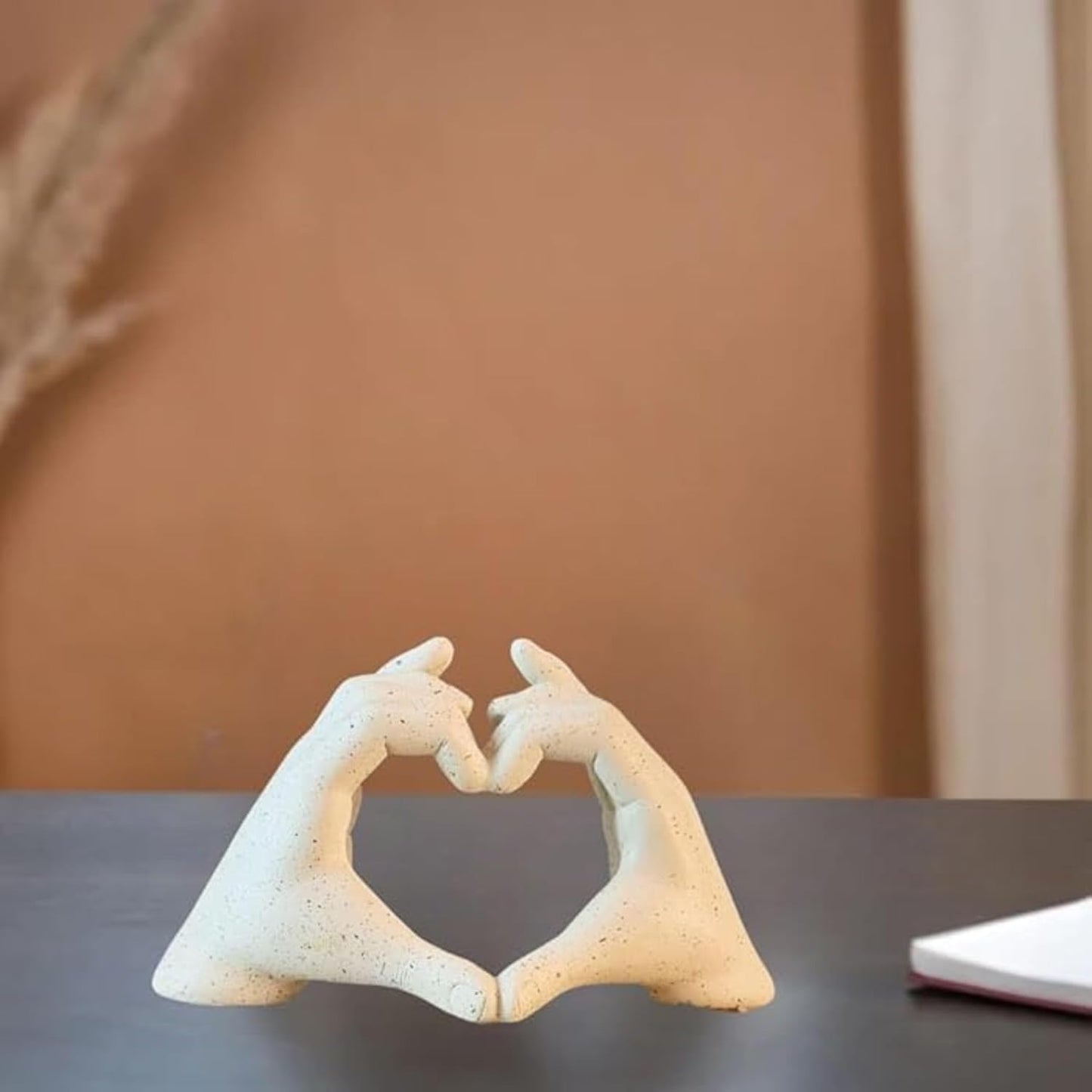 ABHIYAM Heart-Shaped Hand Sculpture – Starry Black Resin Decor