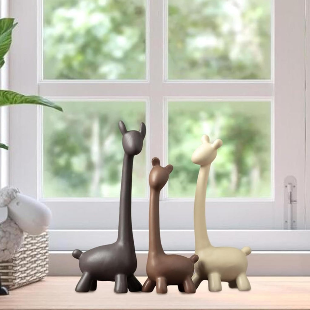 Giraffe Sculpture Family of Three Statues Resin Sculptures for Home Decoration (Pack of 3)